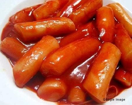 <실용영어 한마디> 떡볶기는 떡으로 만든 한국의 간식입니다