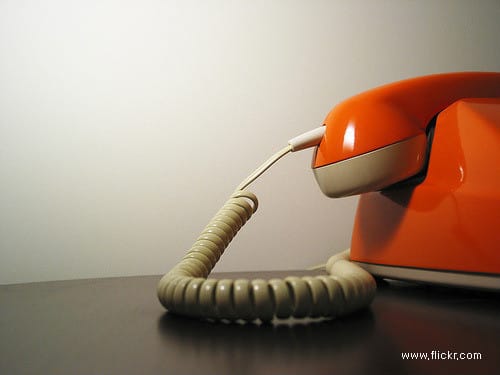 <전화영어> 전화 좀 받아주실래요? : Will you get the phone?