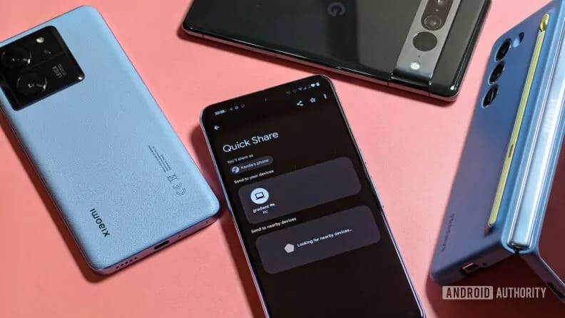 Google과 Samsung이 Nearby Share와 Quick Share를 통합한다는 소식! 이 혁신적인 결정이 사용자 경험과 스마트폰 연결성에 어떤 변화를 가져올지 살펴보겠습니다.
