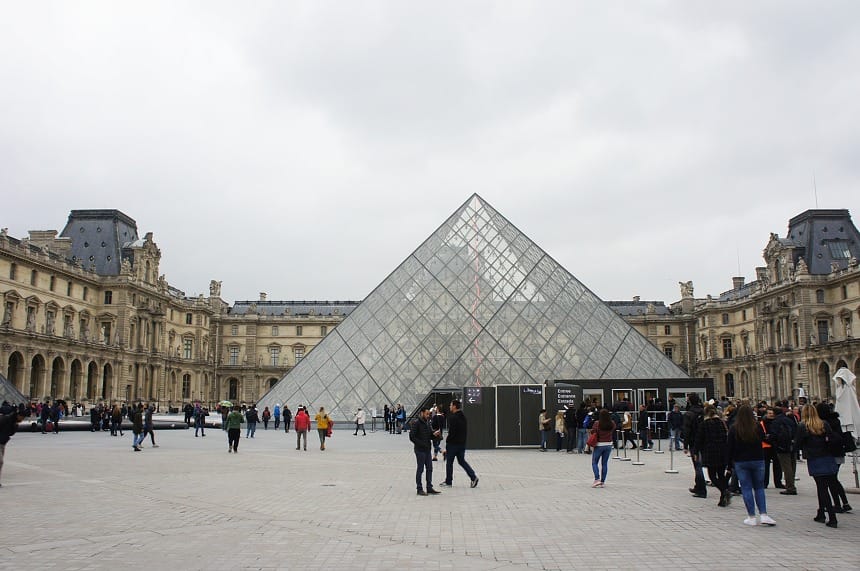 [추천][파리여행]  방문객 수 930만명 세계 1위의 박물관 《루브르 박물관(Le musée du Louvre)》